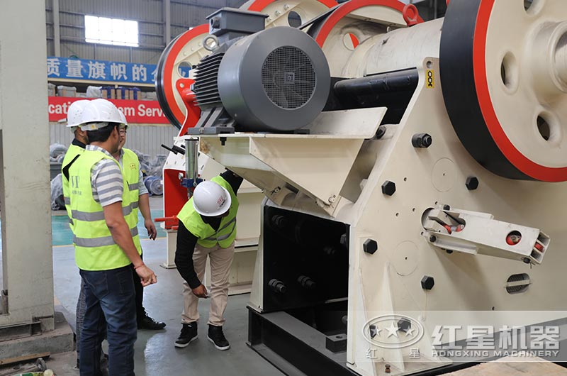 乐鱼网页版客户到厂参观石料加工设备