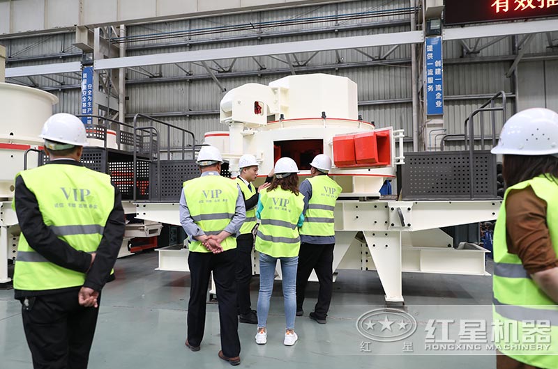 乐鱼网页版用户到厂近距离考察沙场打沙机