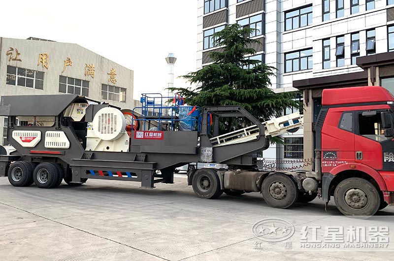 乐鱼网页版移动式破碎机发往贵州